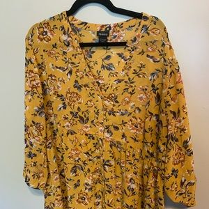 Yellow floral Torrid hi-low tunic blouse